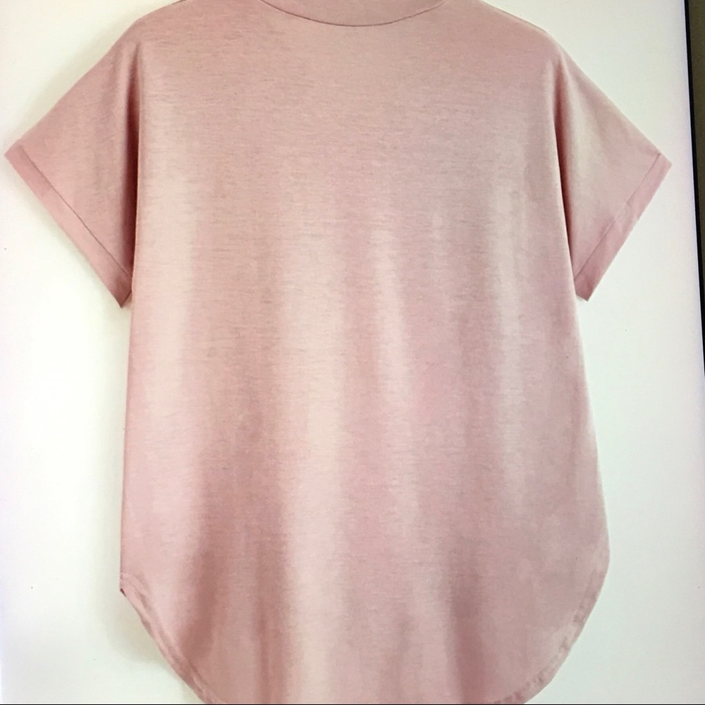 High-Low T-shirt - Picture 2 of 4